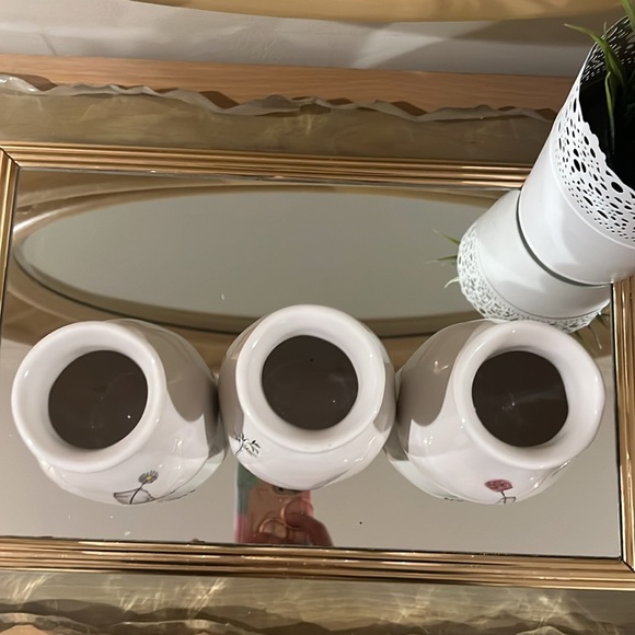 Rae Dunn Vases 🪴 ☀️ - Picture 6 of 8